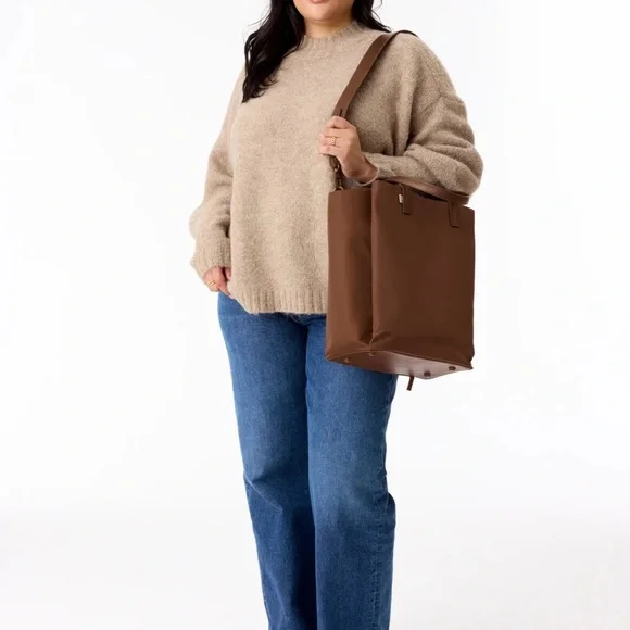 Beis commuter Tote - Picture 3 of 4